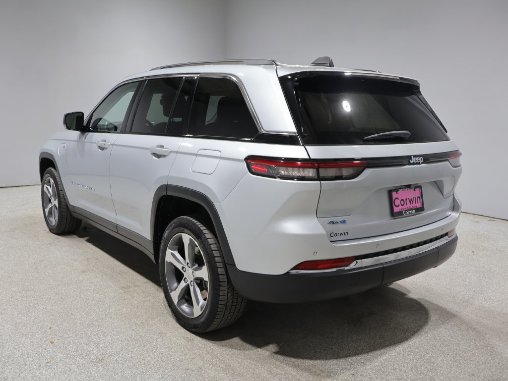 Used 2023 Jeep Grand Cherokee 4WD 4xe image 5