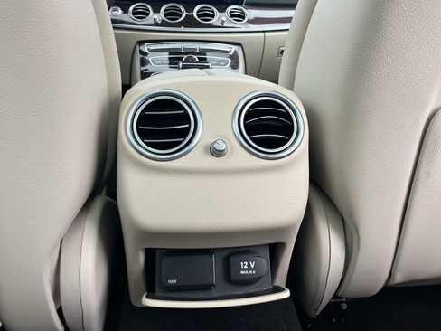 Used 2019 Mercedes-Benz E 300 4MATIC image 35