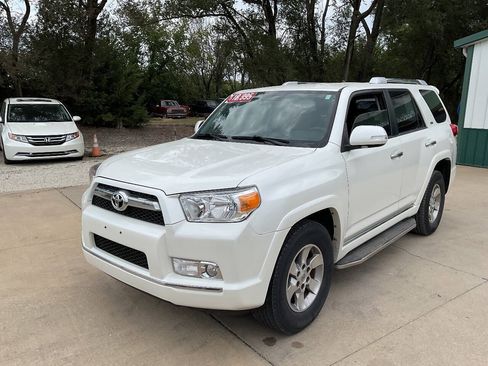 Used 2013 Toyota 4Runner SR5 RWD image 4