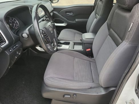 Used 2023 Nissan Frontier SV w/ SV Convenience Package RWD image 18