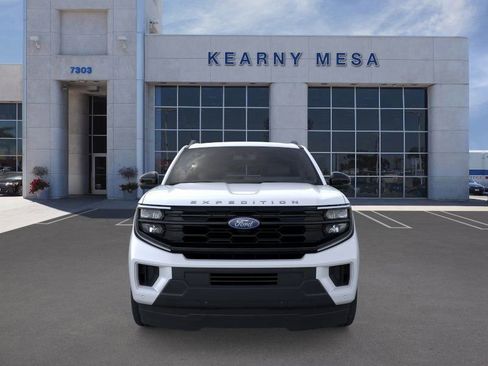 New 2025 Ford Expedition Active image 6
