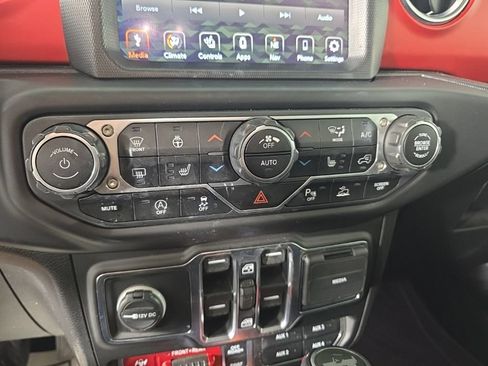 Used 2021 Jeep Wrangler Unlimited Rubicon AWD/4WD image 21