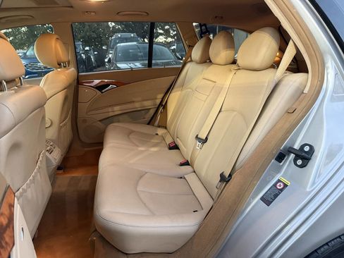 Used 2008 Mercedes-Benz E 350 4MATIC Wagon image 10