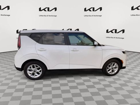 Certified 2023 Kia Soul LX FWD image 9