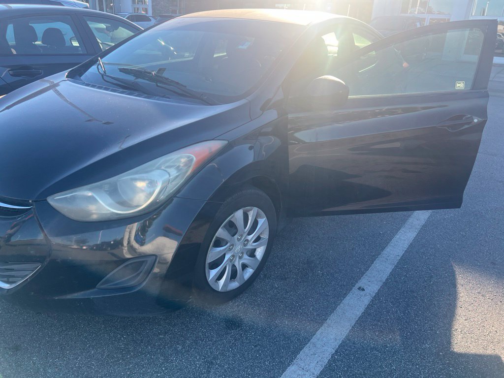 Used 2011 Hyundai Elantra GLS FWD image 2