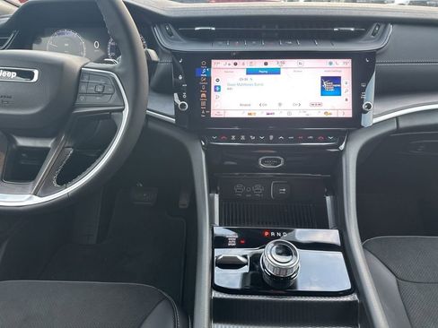 New 2026 Jeep Grand Cherokee Altitude image 17