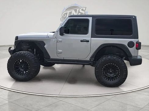 Used 2020 Jeep Wrangler Sport AWD/4WD image 2