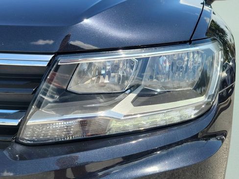 Used 2021 Volkswagen Tiguan SE R-Line FWD image 9
