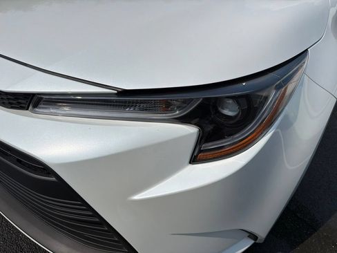 Used 2025 Toyota Corolla LE w/ LE Premium Package FWD image 9
