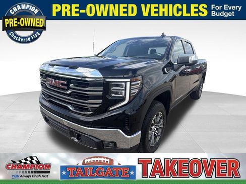Used 2025 GMC Sierra 1500 SLT AWD/4WD image 1