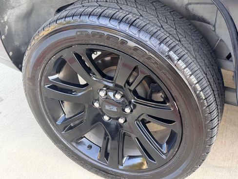 Used 2017 Cadillac Escalade Luxury image 33