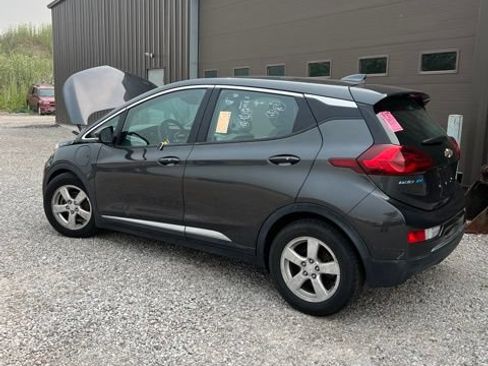 Used 2017 Chevrolet Bolt LT FWD image 1