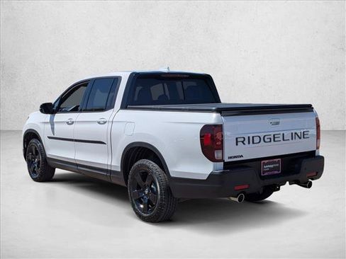Used 2025 Honda Ridgeline Black Edition image 8