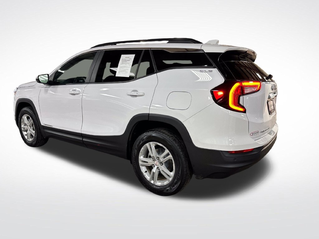Used 2024 GMC Terrain SLE w/ Driver Convenience Package AWD/4WD image 3