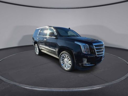 Used 2017 Cadillac Escalade Platinum image 2