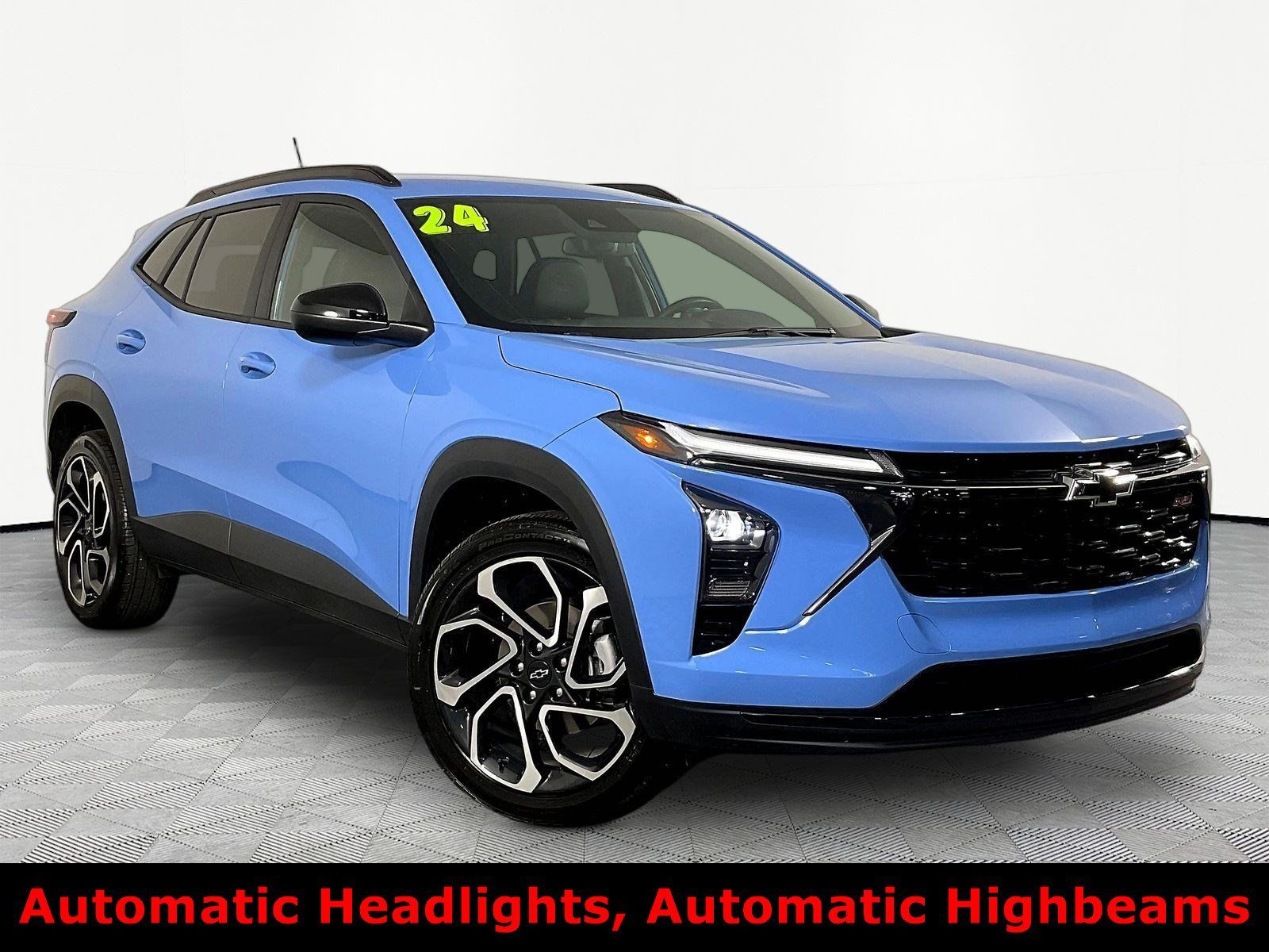 Used 2024 Chevrolet Trax RS w/ Driver Confidence Package FWD image 3