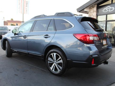 Used 2018 Subaru Outback 2.5i Limited AWD/4WD image 3