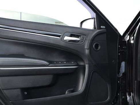 Used 2023 Chrysler 300 S w/ Comfort Group RWD image 22