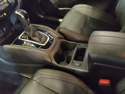 Used 2017 Nissan Rogue Sport SL w/ SL Premium Package FWD image 26
