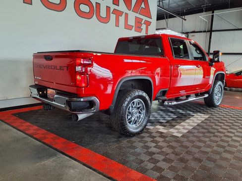 Used 2021 Chevrolet Silverado 2500 LT w/ Convenience Package AWD/4WD image 7