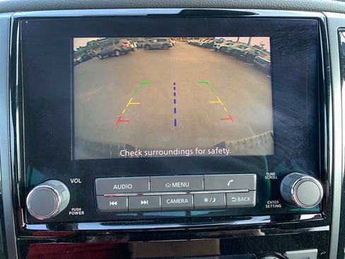 Used 2024 Nissan Titan SV w/ SV Bronze Edition Package AWD/4WD image 10
