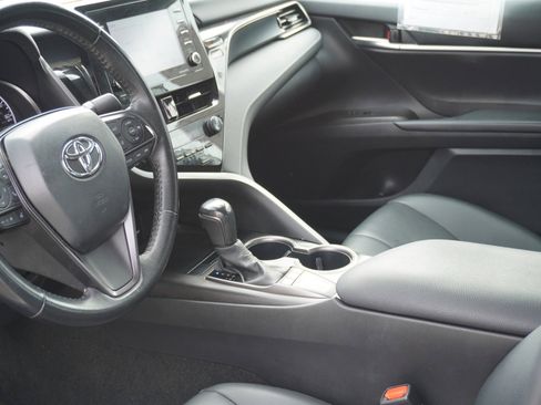 Used 2024 Toyota Camry SE image 18