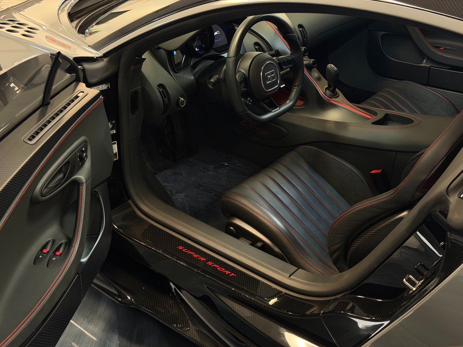 Used 2024 Bugatti Chiron Super Sport AWD/4WD image 27