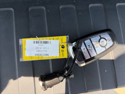 Used 2022 Ford F350 Lariat w/ Tremor Off-Road Package AWD/4WD image 34