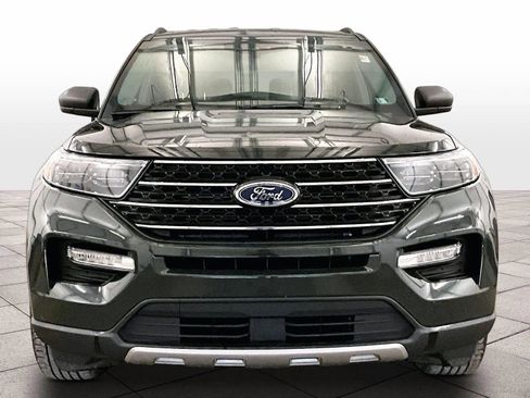 Certified 2022 Ford Explorer XLT w/ Equipment Group 202A AWD/4WD image 3