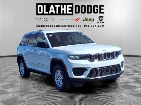 Used 2023 Jeep Grand Cherokee Laredo image 31