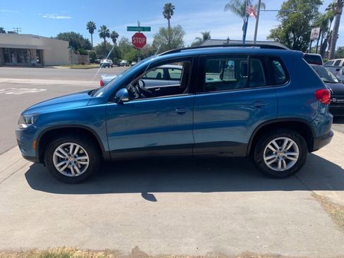 Used 2017 Volkswagen Tiguan S image 3