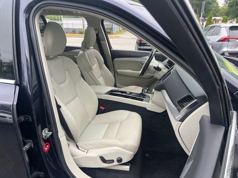 Used 2016 Volvo XC90 T5 Momentum image 16