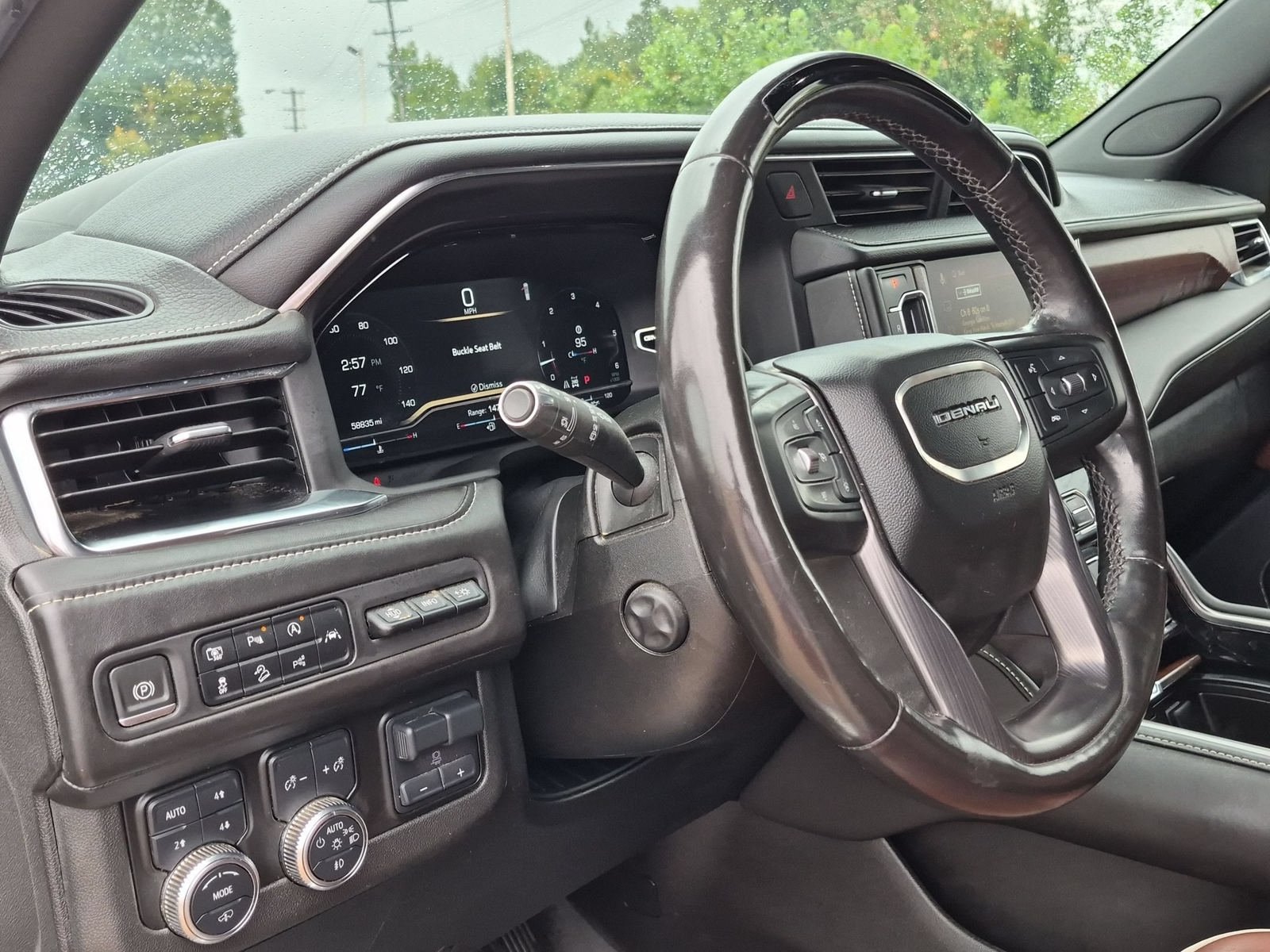 Used 2023 GMC Yukon Denali Ultimate AWD/4WD image 11