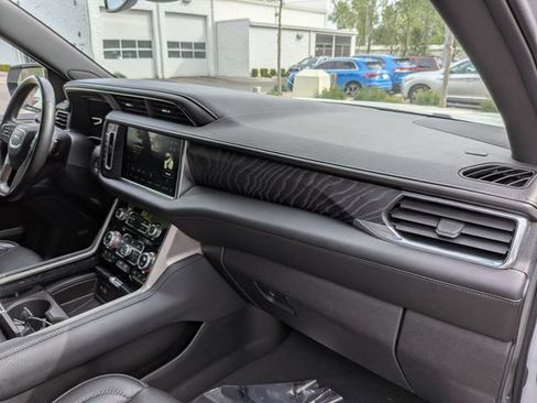 Used 2023 GMC Yukon Denali AWD/4WD image 39