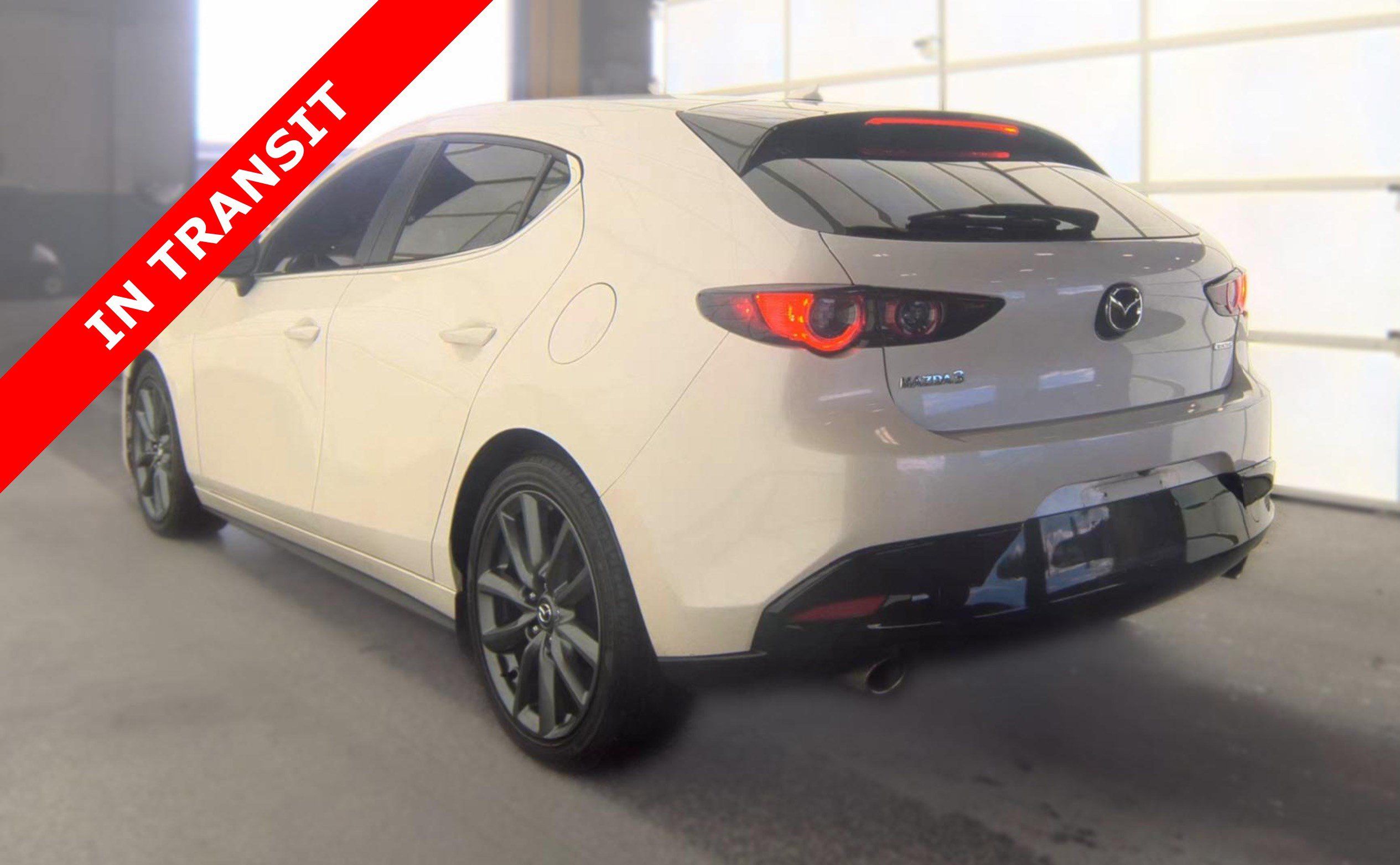 Used 2019 MAZDA MAZDA3 Hatchback w/ Preferred Package FWD image 3