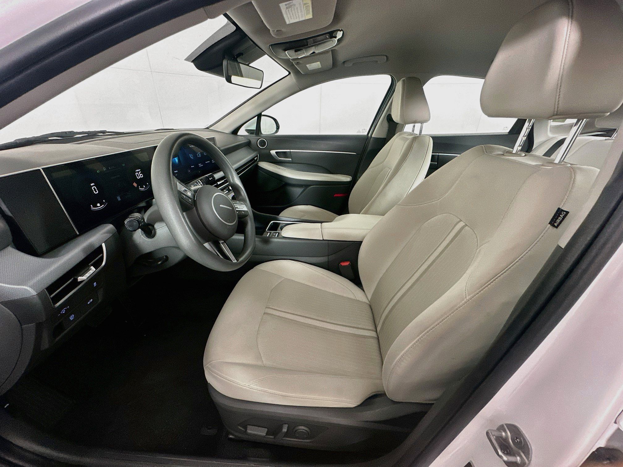 Used 2025 Hyundai Sonata SEL FWD image 13