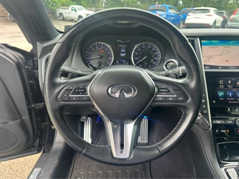 Used 2017 INFINITI Q60 Red Sport 400 AWD/4WD image 12