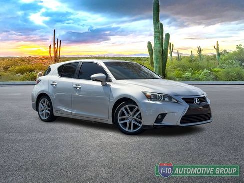 Used 2015 Lexus CT 200h w/ Navigation Package FWD image 2