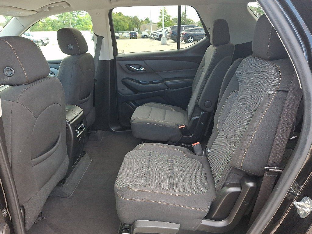 Certified 2021 Chevrolet Traverse LT FWD image 11