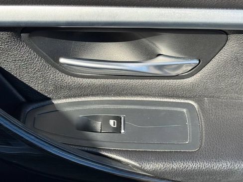 Used 2018 BMW 330i xDrive Sedan AWD/4WD image 17