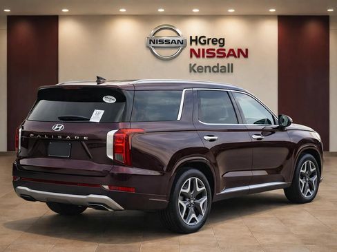 Used 2024 Hyundai Palisade Limited FWD image 4