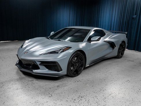 Used 2025 Chevrolet Corvette Stingray Premium Conv w/ Z51 Performance Package RWD image 2