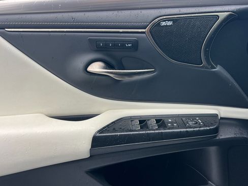 Used 2021 Lexus ES 350 F Sport image 11