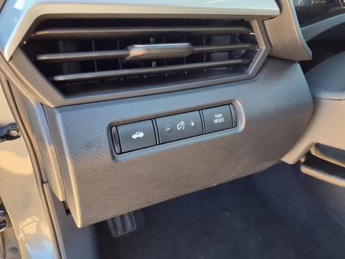 Used 2025 Nissan Altima 2.5 SV image 22