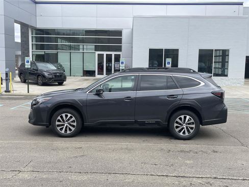 Certified 2023 Subaru Outback Premium image 2