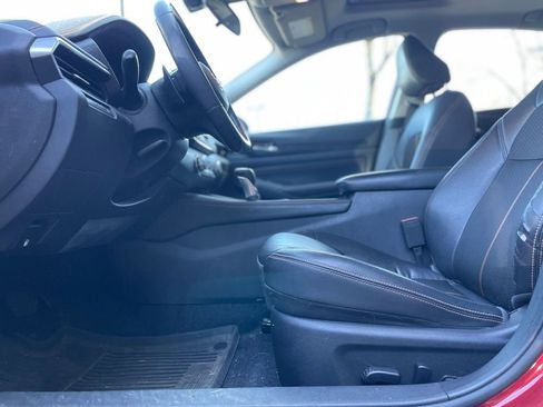 Used 2021 Nissan Altima 2.5 SR w/ SR Premium Package image 11