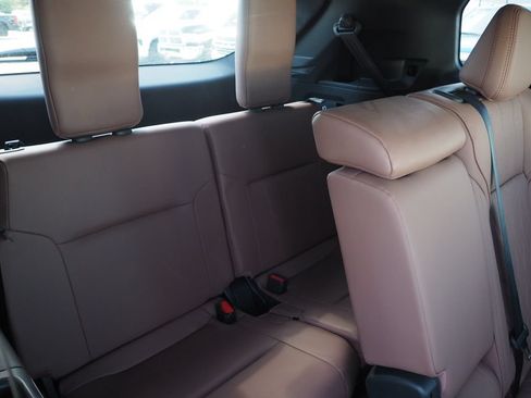 Used 2025 Mitsubishi Outlander SEL AWD/4WD image 19