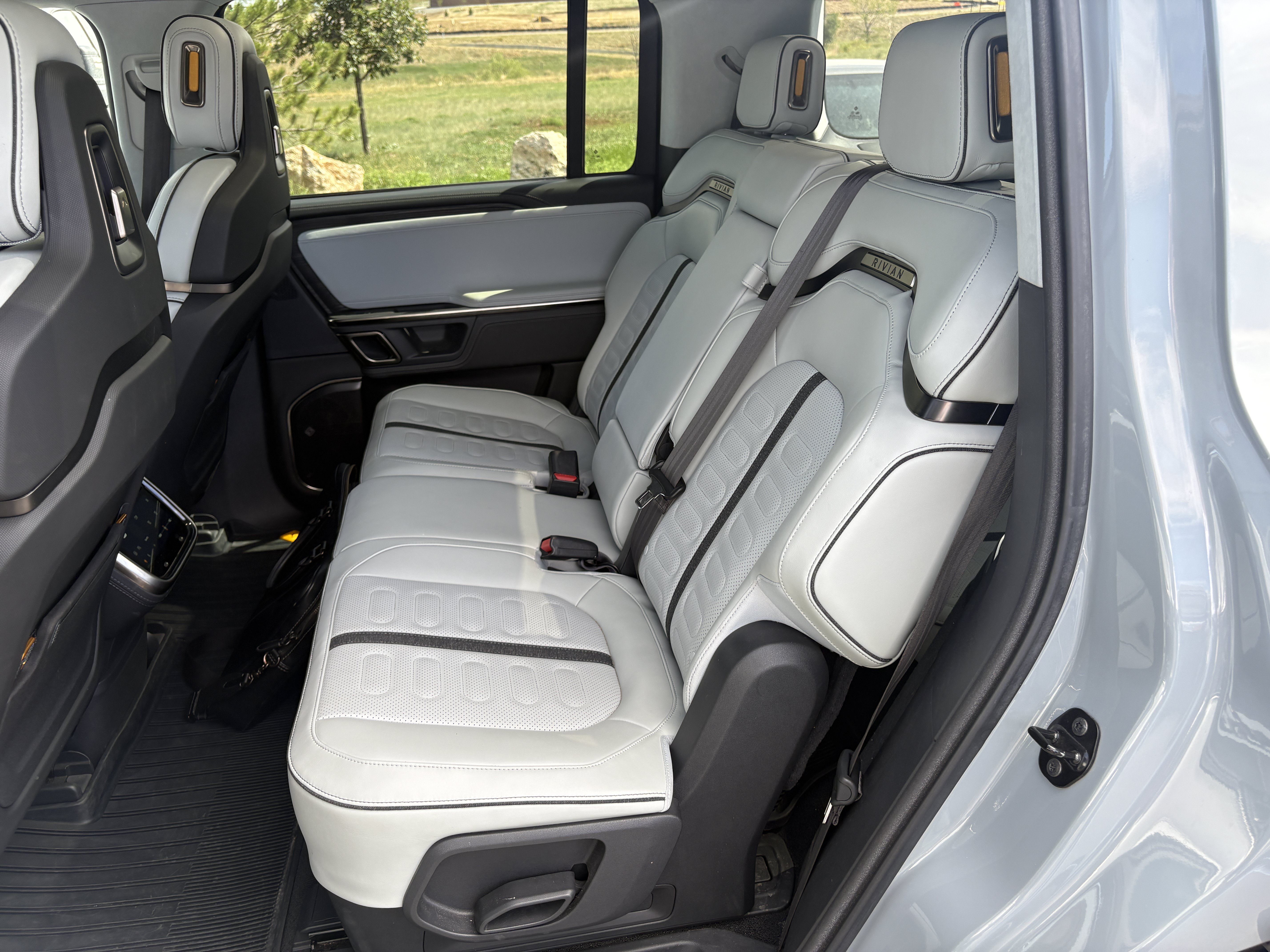Used 2024 Rivian R1S Adventure Dual AWD/4WD image 7