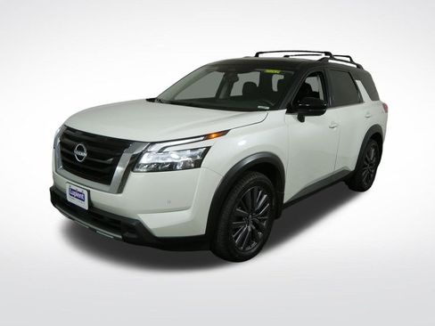 Used 2023 Nissan Pathfinder SL w/ SL Premium Package AWD/4WD image 10