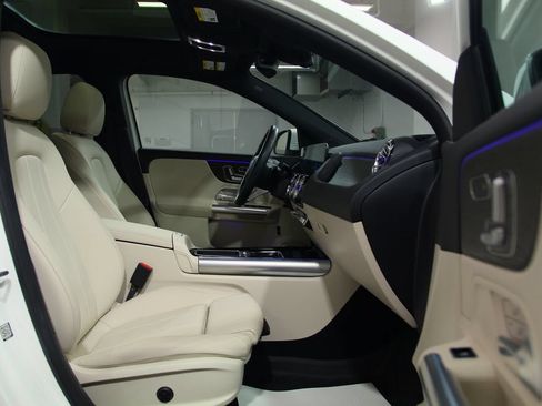 Certified 2024 Mercedes-Benz GLA 250 4MATIC image 22